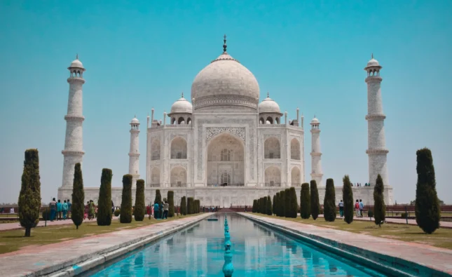 Explore India’s Spiritual and Cultural Wonders with the Right Travel Plan