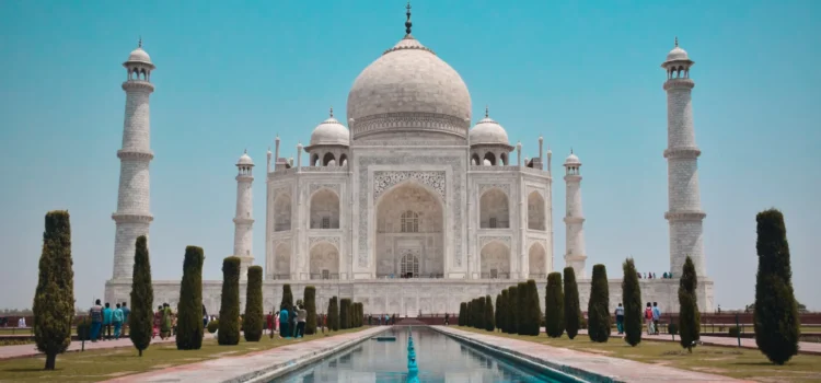 Explore India’s Spiritual and Cultural Wonders with the Right Travel Plan